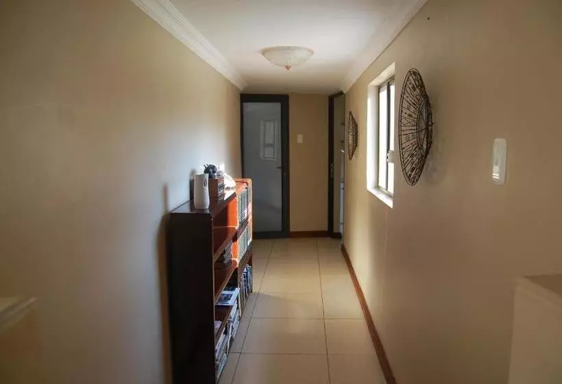 Majatalo 15 Witpeer Street Guesthouse