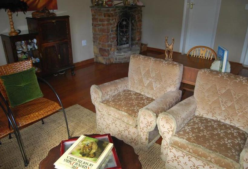 פנסיון 15 Witpeer Street Guesthouse