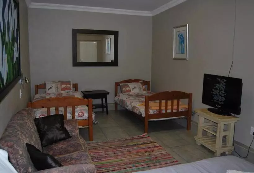 Majatalo 15 Witpeer Street Guesthouse