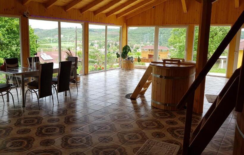 ペンション Rózsapark Vendégház