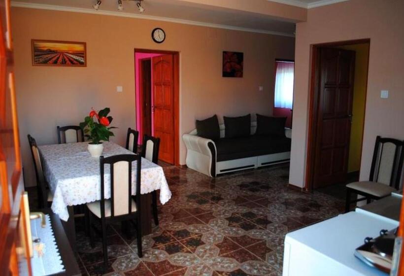 ペンション Rózsapark Vendégház