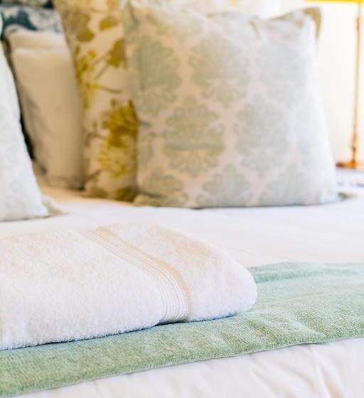 膳宿费 Skyview Manor