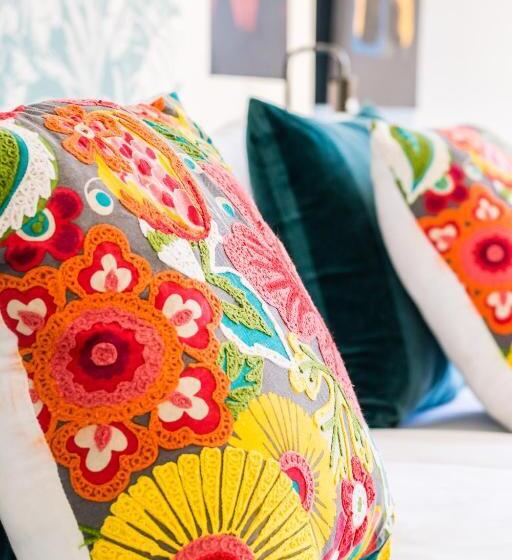 膳宿费 Skyview Manor