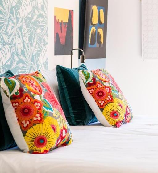 膳宿费 Skyview Manor