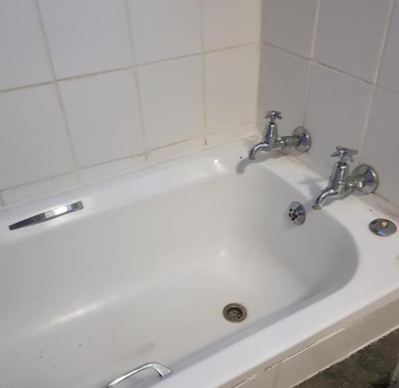 펜션 The Budget Inn