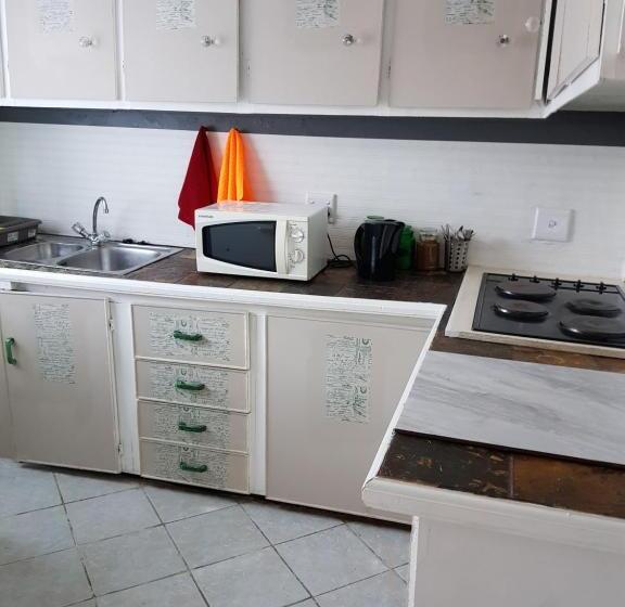 펜션 The Budget Inn