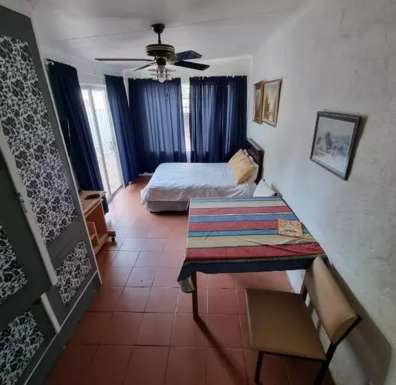 Majatalo The Budget Inn