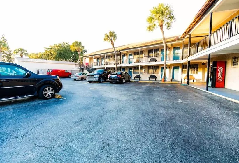 Retkeilymaja Economy Inn Historic District