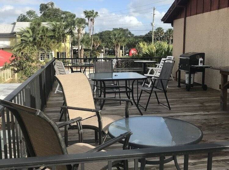 הוסטל Economy Inn Historic District