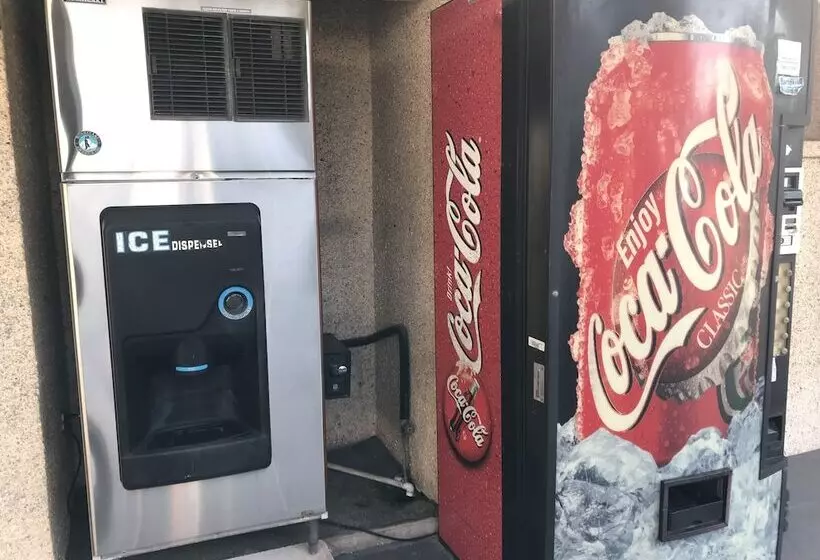 Retkeilymaja Economy Inn Historic District