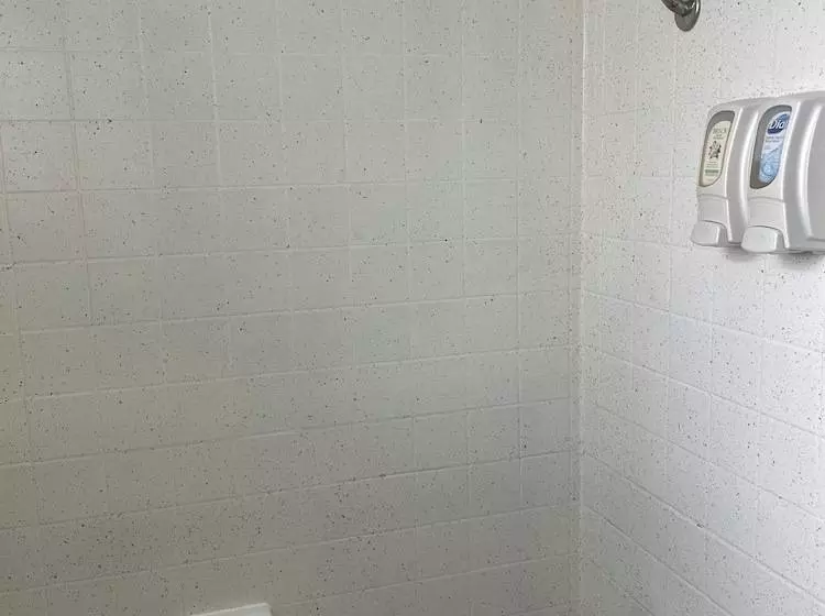 Retkeilymaja Economy Inn Historic District