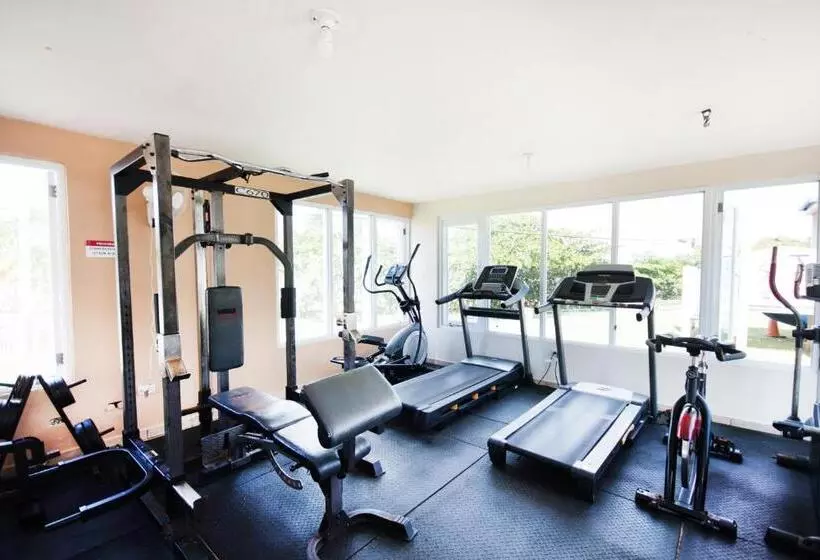 هتل Oceania Apartments At Arecibo 681 Ocean Drive