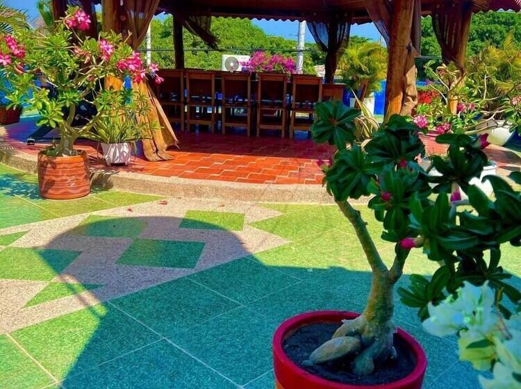 פנסיון Hostal Solsticio Guajiro