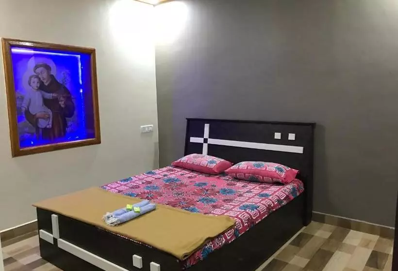 ペンション Vickys Guest House