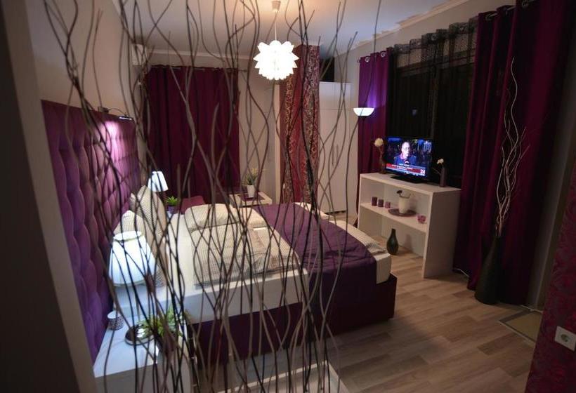 پانسیون Villa Radica