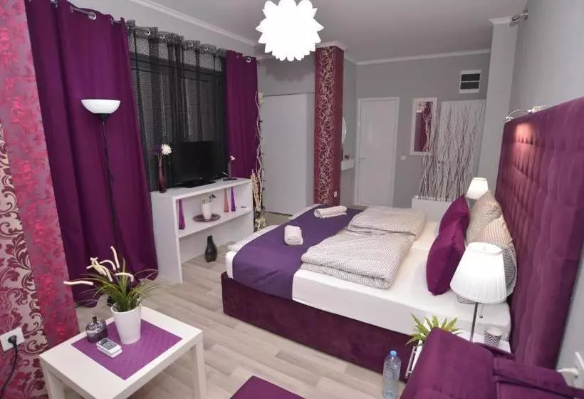 پانسیون Villa Radica