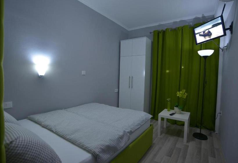 پانسیون Villa Radica