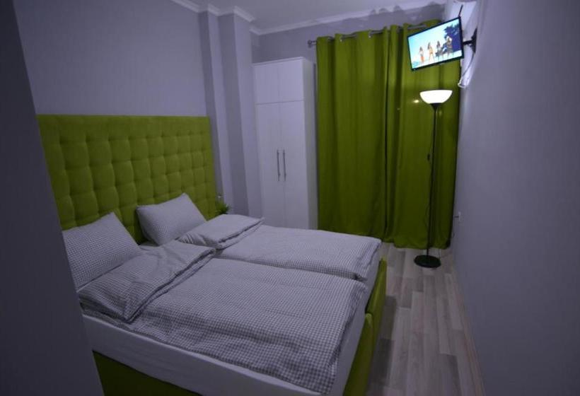 پانسیون Villa Radica