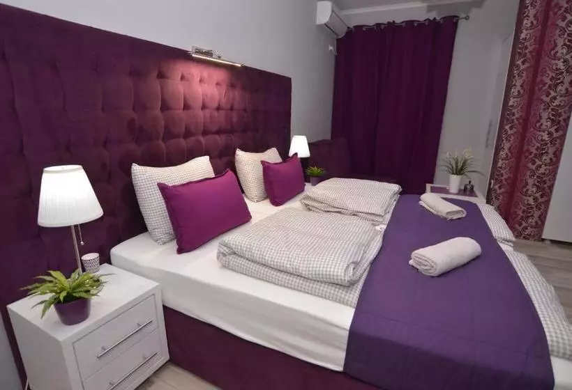 پانسیون Villa Radica