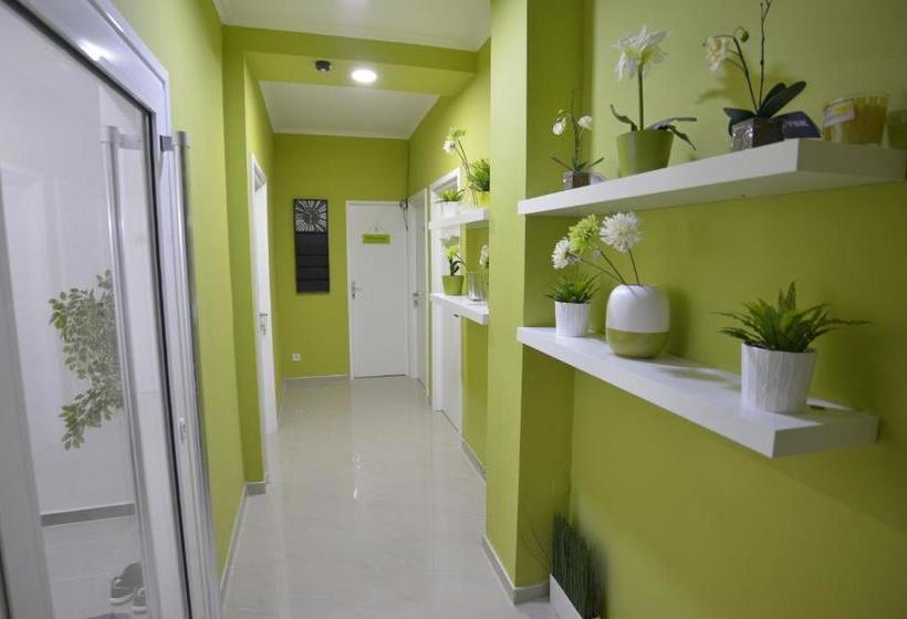 پانسیون Villa Radica