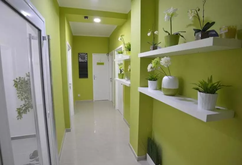 پانسیون Villa Radica