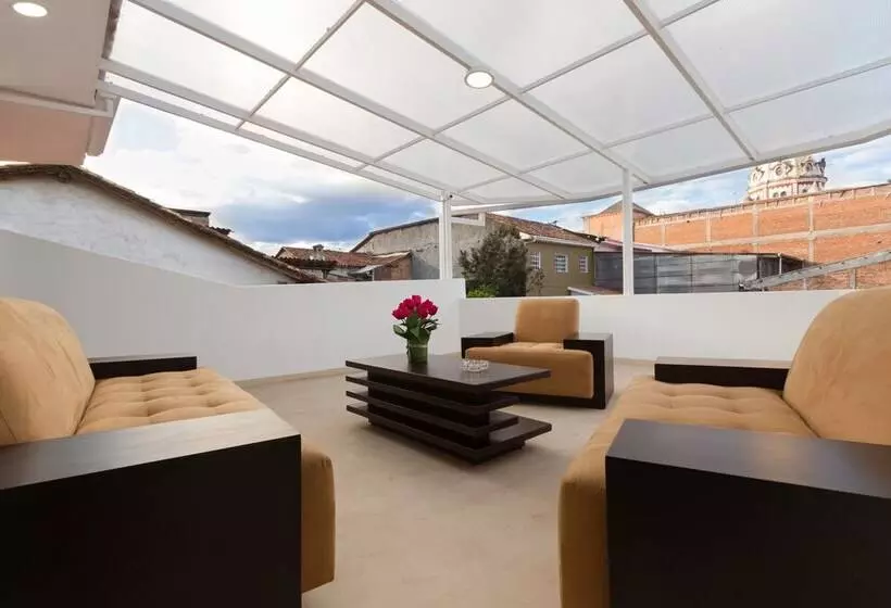 San Blas Hotel & Suites Ecuador