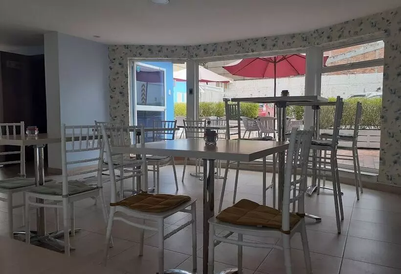 San Blas Hotel & Suites Ecuador