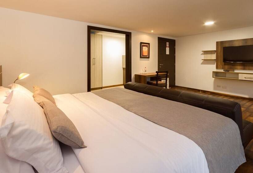 San Blas Hotel & Suites Ecuador