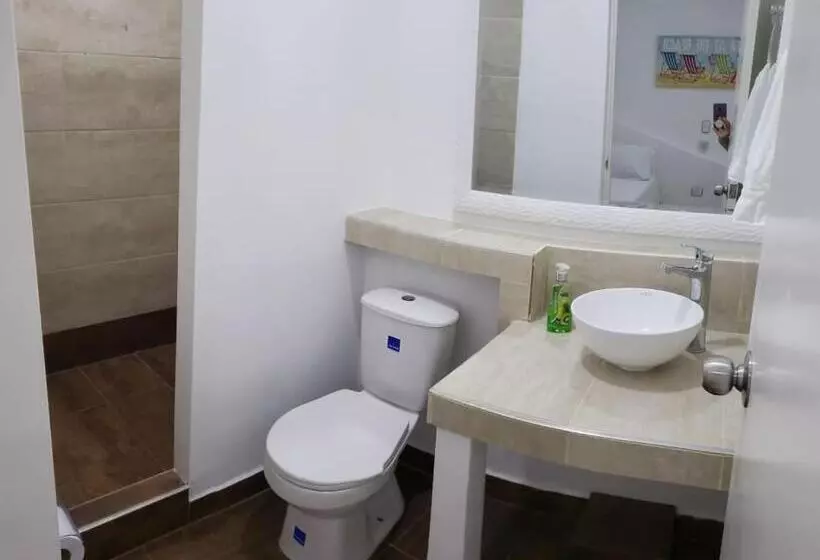 ユースホステル Coral House San Andres