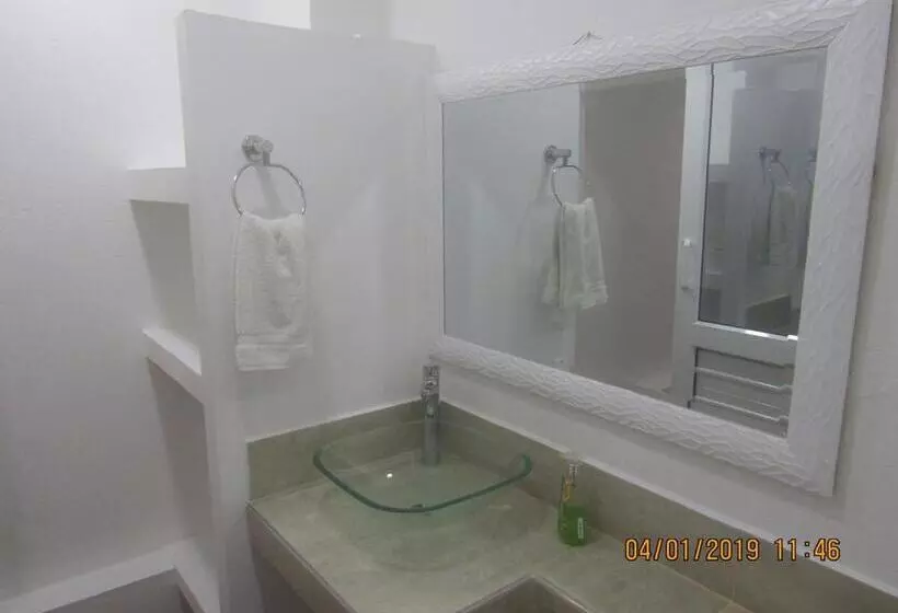 ユースホステル Coral House San Andres