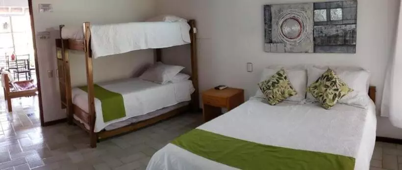 ユースホステル Coral House San Andres