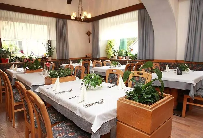 Retkeilymaja Gasthof Fleischerei Engl