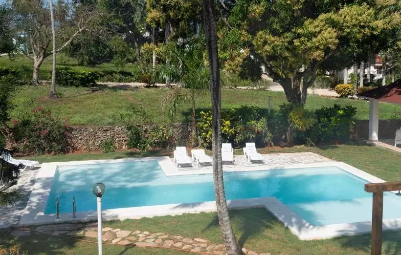 El Pelicano Apart