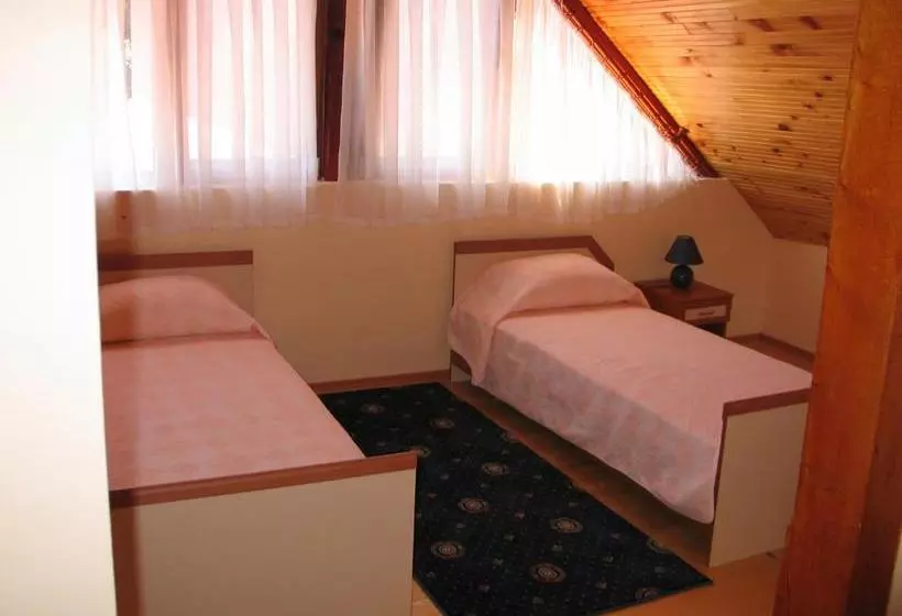 ホテル Kovanlika