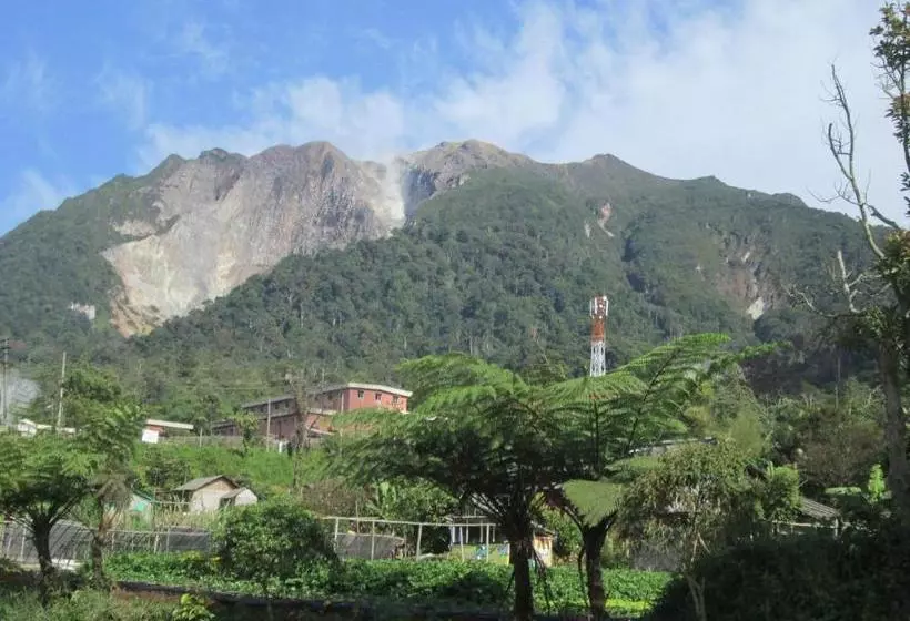 پانسیون Welcome To Wisma Sunrise Guest House 10 Minutes By Walking To The Big Fruit Market