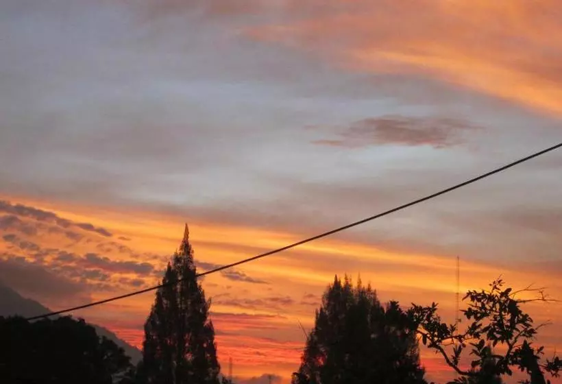 پانسیون Welcome To Wisma Sunrise Guest House 10 Minutes By Walking To The Big Fruit Market