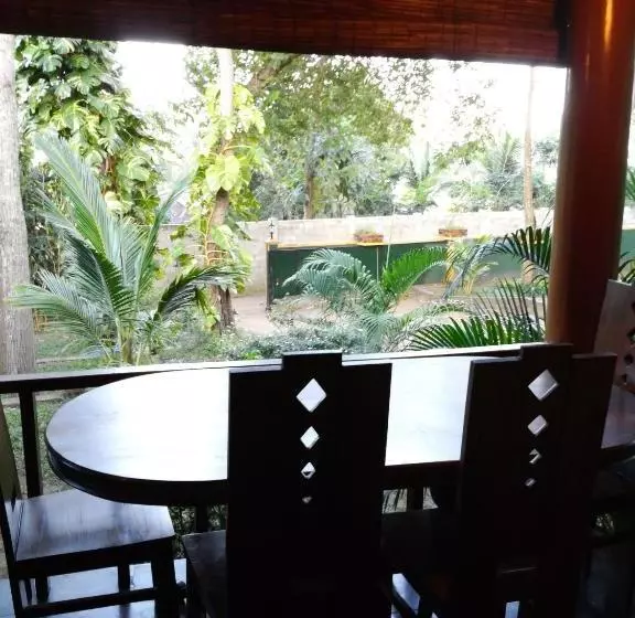 پانسیون Eden Reverie Deluxe Rooms And Spa