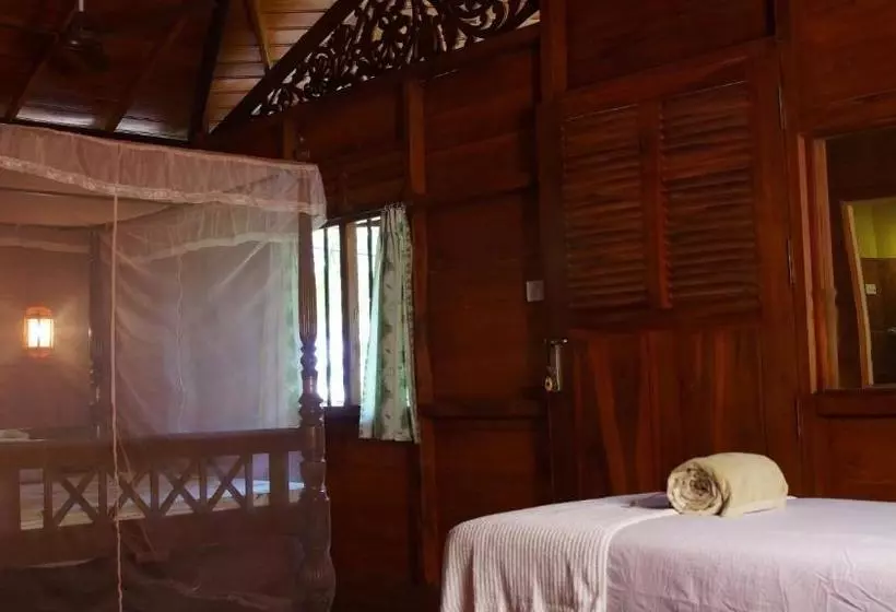 پانسیون Eden Reverie Deluxe Rooms And Spa