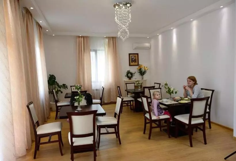 Majatalo Guest House Nocturno