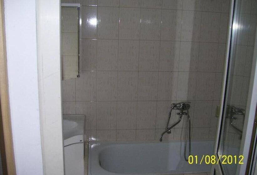 پانسیون Pirtis Prie Neries Jonava