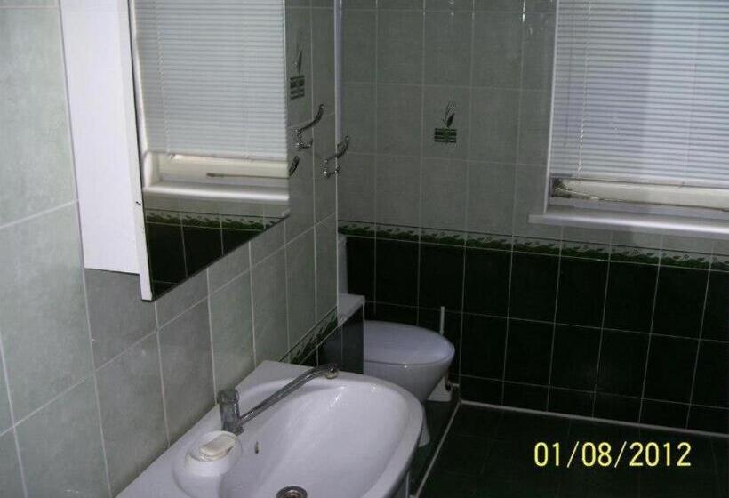 پانسیون Pirtis Prie Neries Jonava