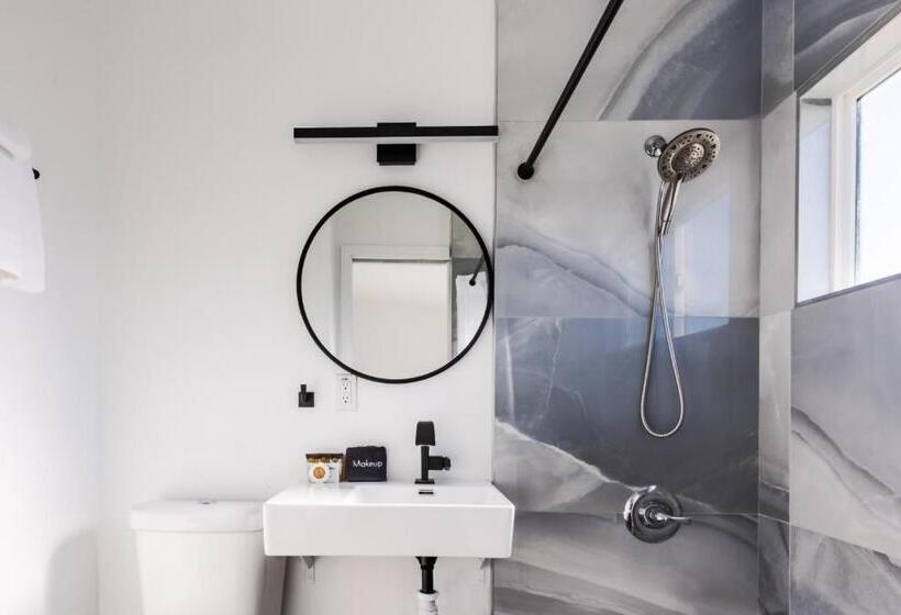 הוסטל Desert Hot Springs Inn