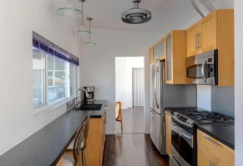 הוסטל Desert Hot Springs Inn