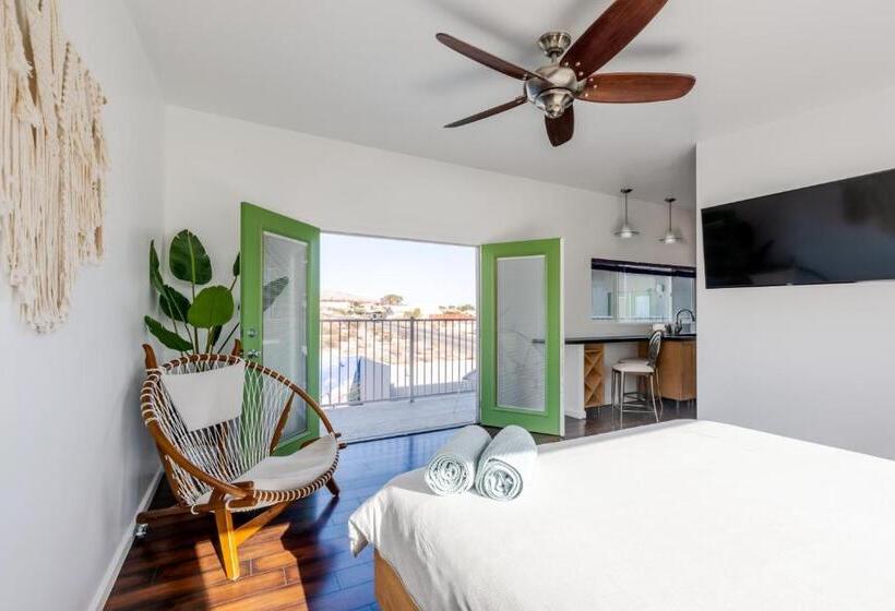 הוסטל Desert Hot Springs Inn