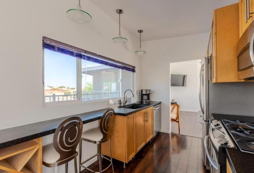 הוסטל Desert Hot Springs Inn