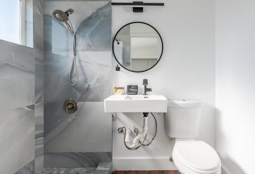 הוסטל Desert Hot Springs Inn