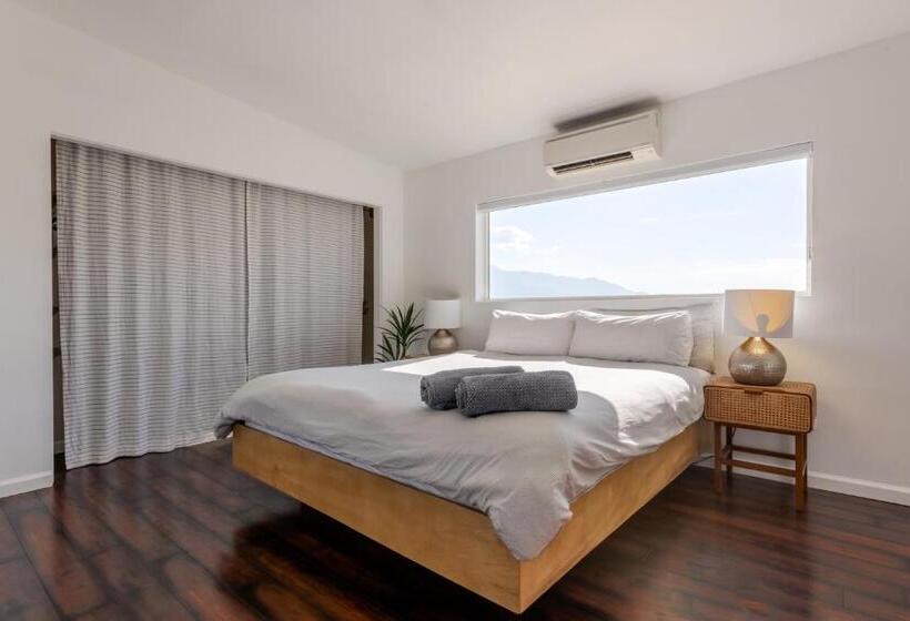 הוסטל Desert Hot Springs Inn