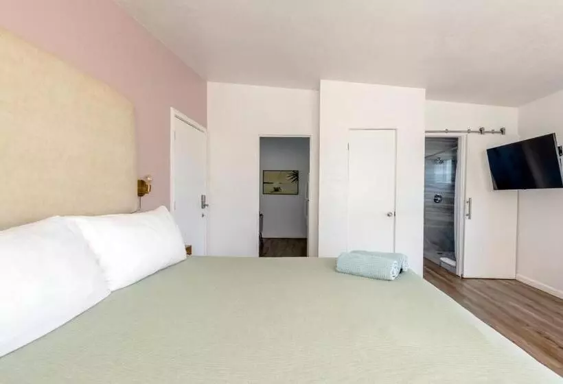 ユースホステル Desert Hot Springs Inn
