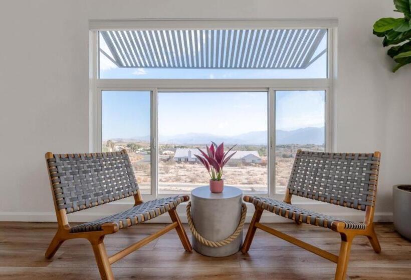 הוסטל Desert Hot Springs Inn