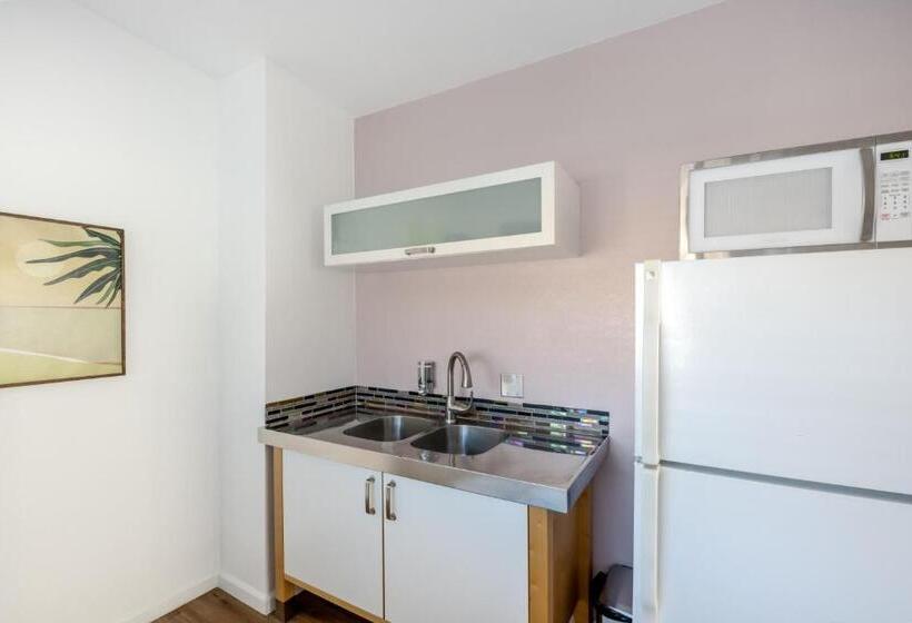 הוסטל Desert Hot Springs Inn